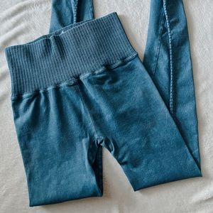 (SOLD ON INSTA) FREE PEOPLE MOVEMENT GOOD KARMA 7/8 LEGGINGS